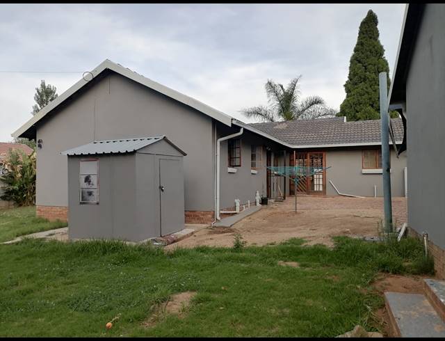 4 BEDROOM HOUSE RENTED IN NOORDWYK
